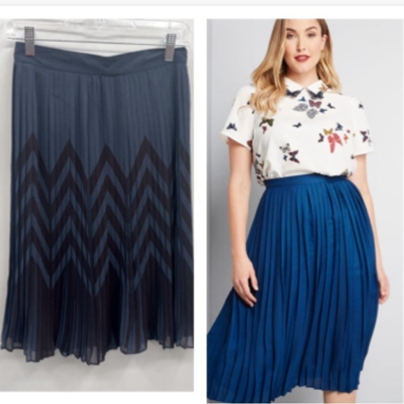 ModCloth woman pleated blue skirt black chevron stripe pinup classic midi skirt - Picture 1 of 8
